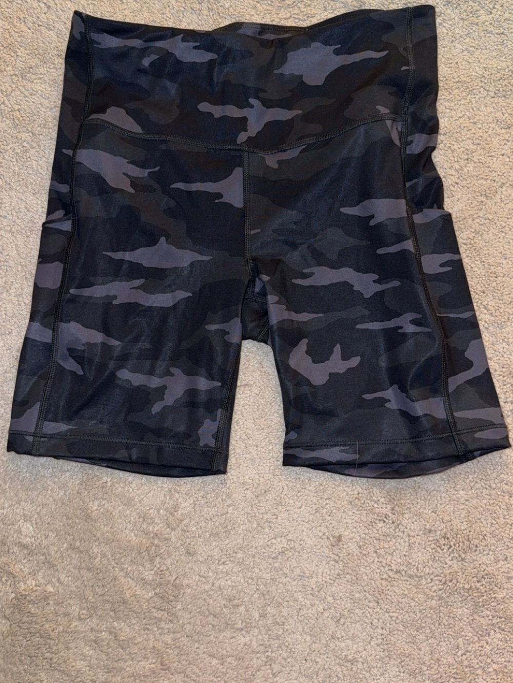 Athleta Women's Black & Gray Camo Performance Bike Shorts